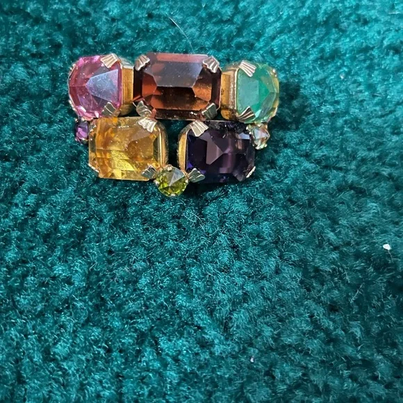 Vintage SHREINERS NEW YORK Brooch.